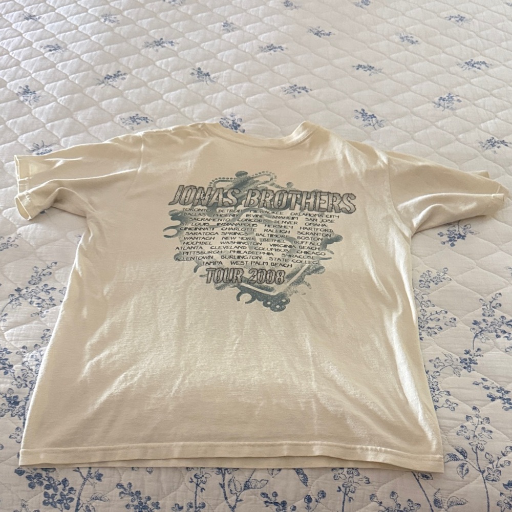 Vintage Jonas Brothers Concert Graphic T-Shirt - Picture 4 of 4